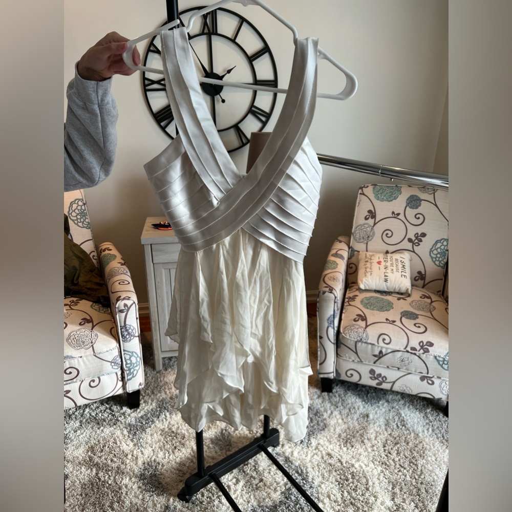 BCBG MAXAZRIA, size 6, off white/cream